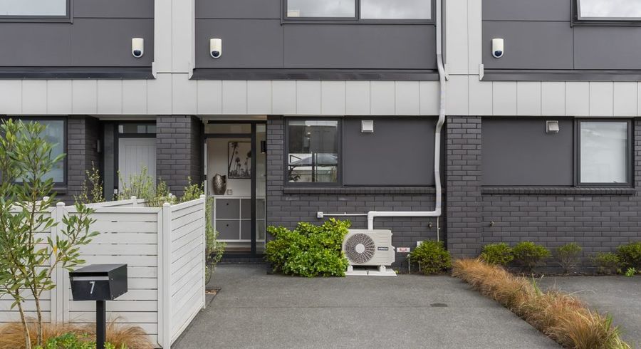 at 7 Orona Place, Takanini, Auckland