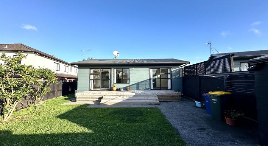  at 19B Glenhaven Place, Te Atatu Peninsula, Waitakere City, Auckland