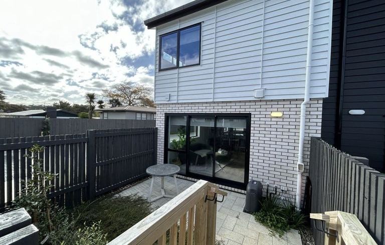  at 11 Whati Lane, Henderson, Waitakere City, Auckland