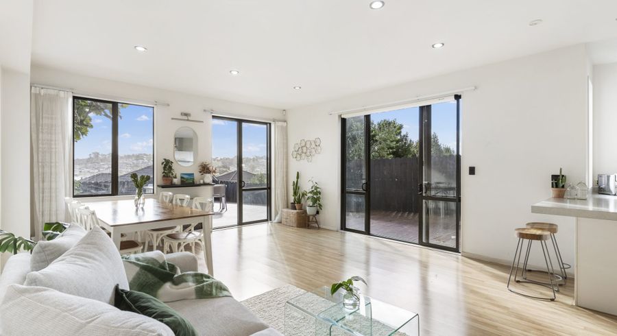  at 15/22 Northcross Drive, Oteha, Auckland
