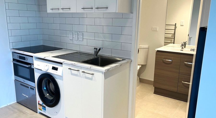  at 8d/30 Westward Ho Road, Glen Eden, Waitakere City, Auckland