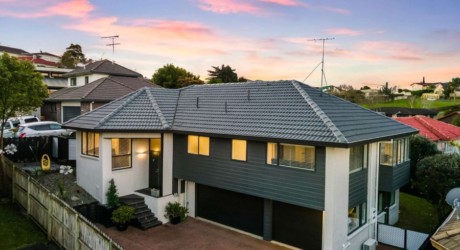  at 2/100 Gosford Drive, Botany Downs, Auckland