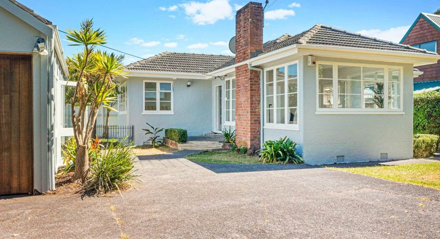  at 1/31 Alma Road, Milford, Auckland