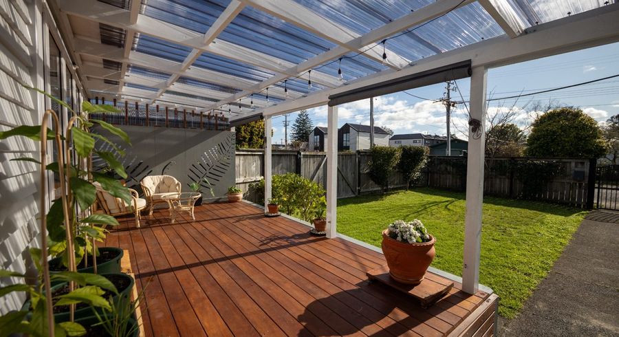  at 15 Enderby Drive, Te Atatu Peninsula, Waitakere City, Auckland