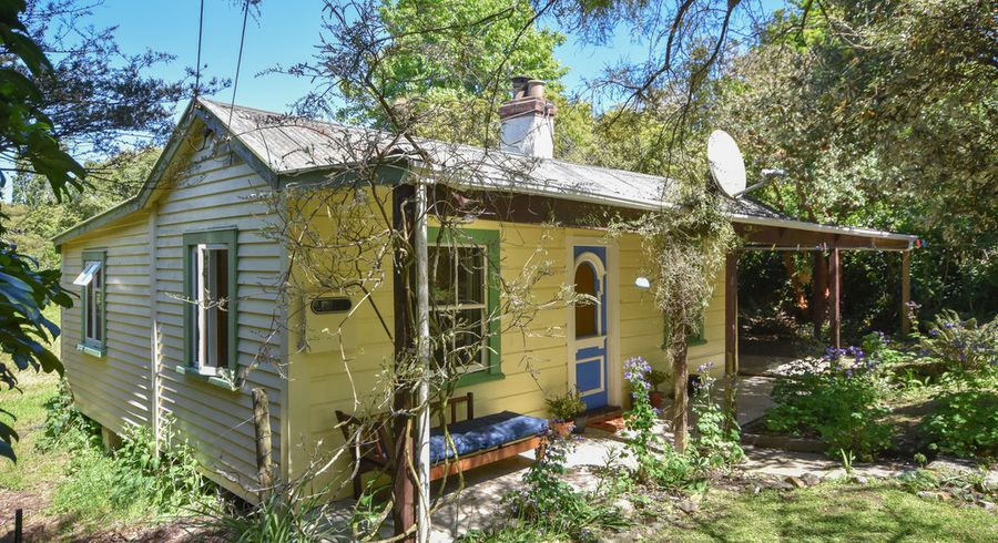  at 28 Ellesmere Street, Ravensbourne, Dunedin