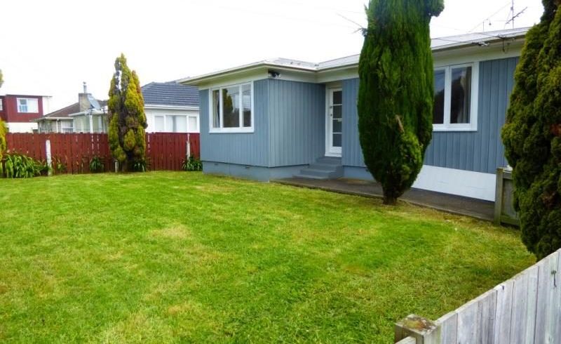  at 1/50 Panorama Road, Mount Wellington, Auckland