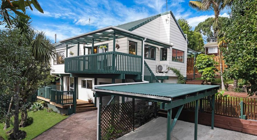  at 1/11 De Val Drive, Titirangi, Waitakere City, Auckland