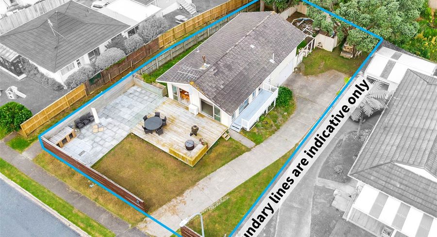  at 22 Scarlock Avenue, Browns Bay, Auckland