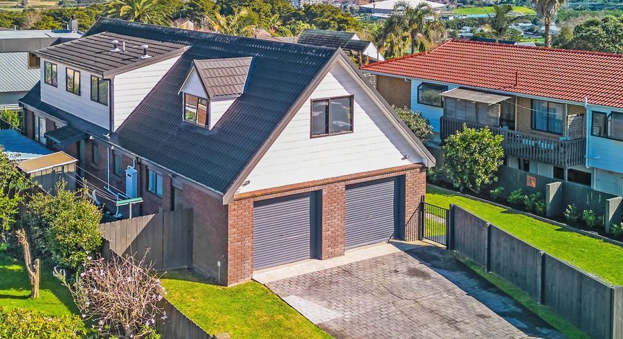  at 4 Sophora Place, Totara Heights, Auckland