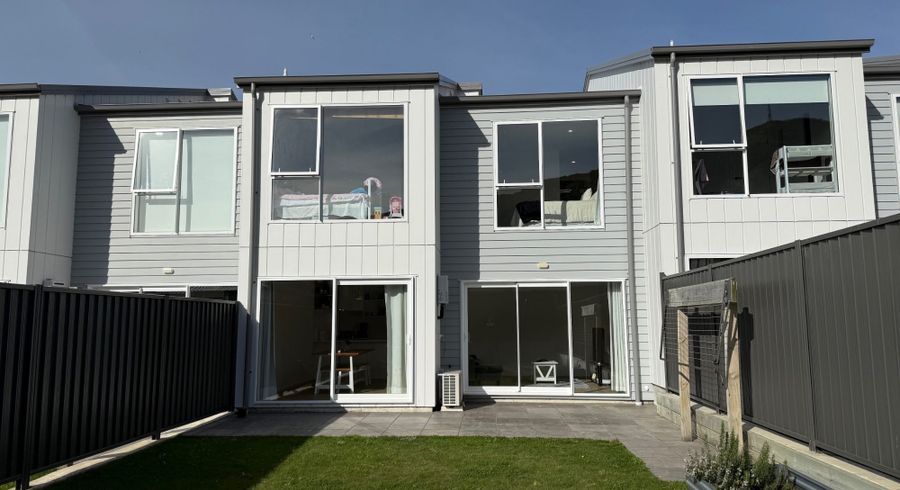  at 77 Hokioi Drive, Kenepuru, Porirua, Wellington