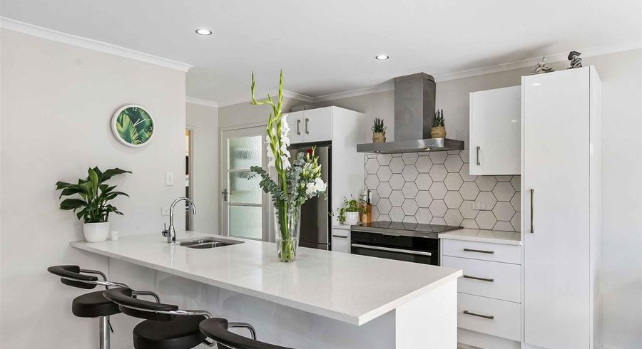  at 6 Glastron Place, Bayview, Auckland