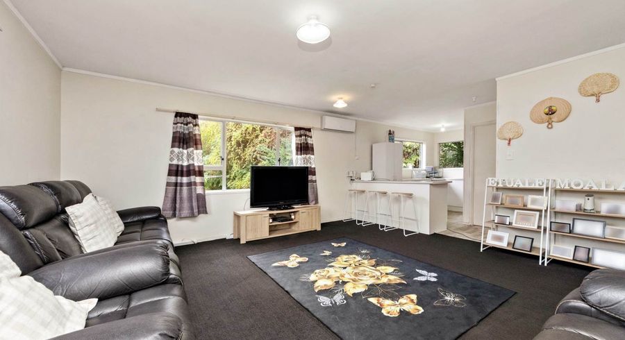  at 2/18 Wattle Road, Sunnyvale, Waitakere City, Auckland
