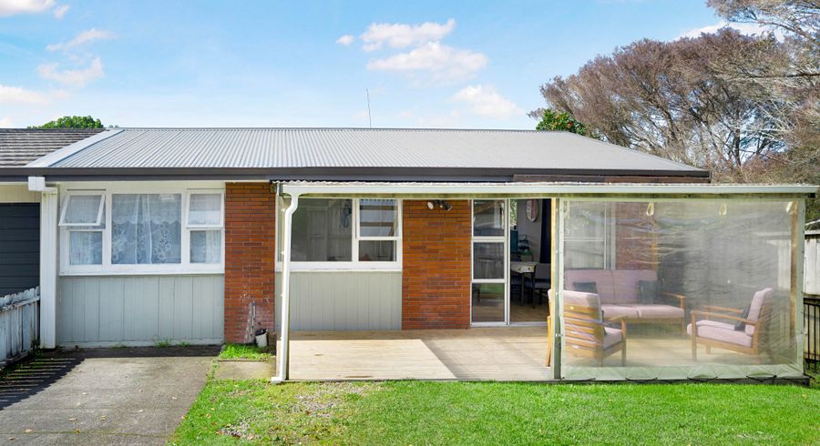  at 2/2 Kashmir Road, Glen Eden, Auckland