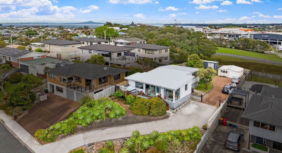  at 3 Delshaw Avenue, Stanmore Bay, Whangaparaoa