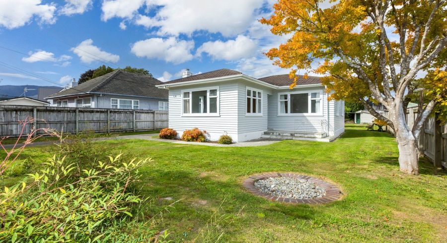  at 15 Oxford Crescent, Ebdentown, Upper Hutt, Wellington