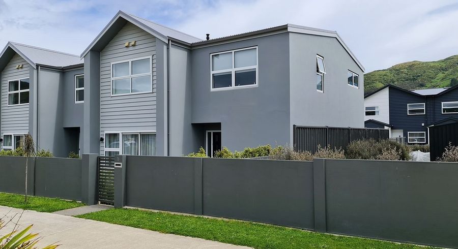  at 16 Bluff Road, Kenepuru, Porirua, Wellington