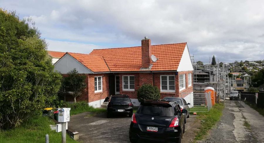  at 22 Dallinghoe Crescent, Milford, Auckland