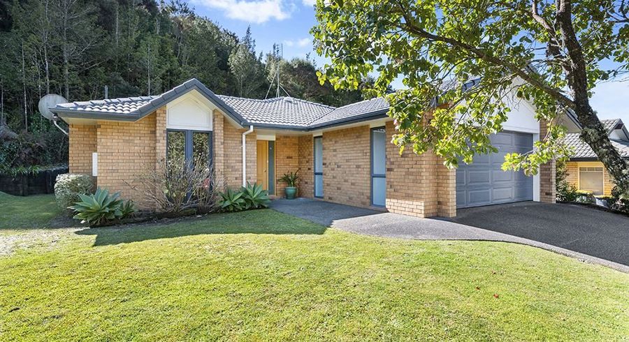  at 33 Kate Sheppard Avenue, Torbay, Auckland