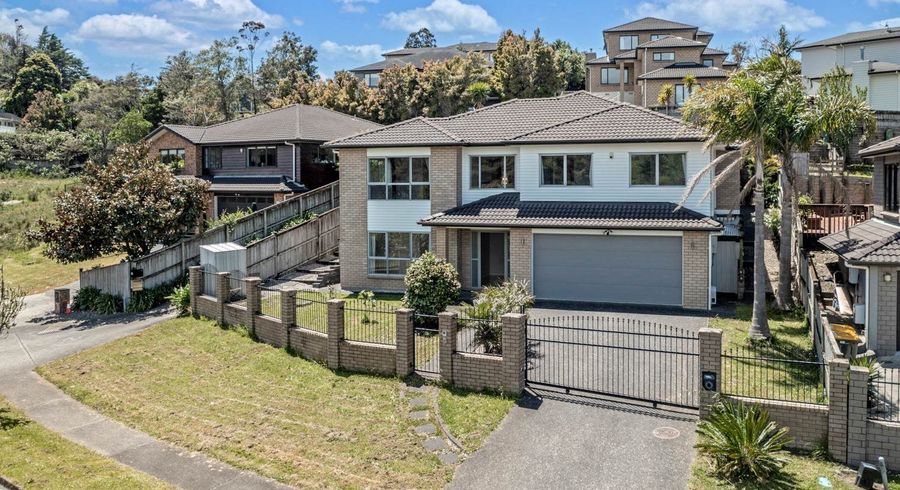  at 9 Baker Street, Fairview Heights, Auckland