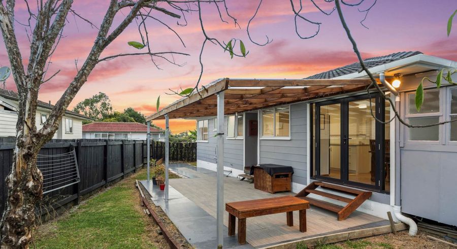  at 2/18 Komako Place, Papatoetoe, Manukau City, Auckland