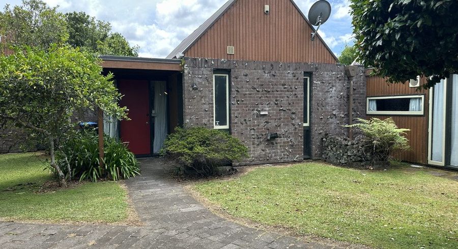  at 2/38 Woodward Road, Mount Albert, Auckland City, Auckland