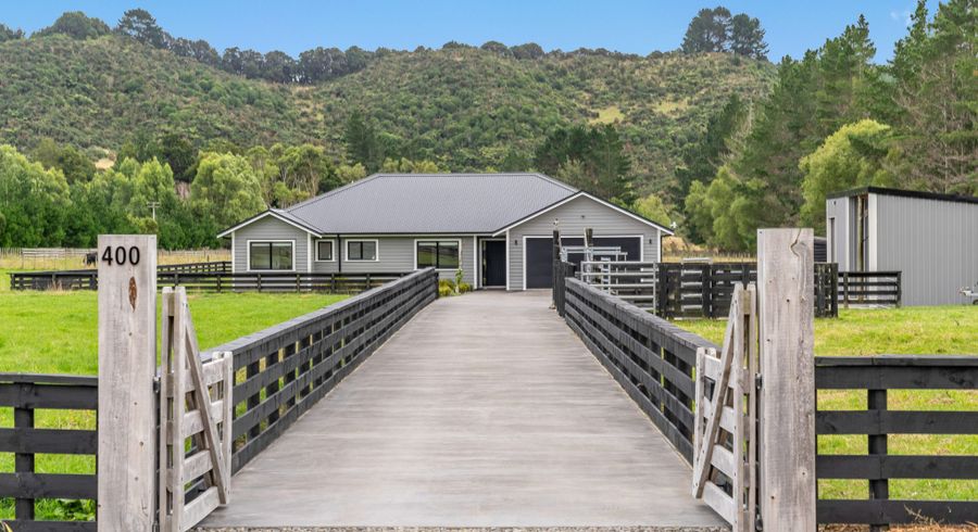  at 400 Katherine Mansfield Drive, Blue Mountains, Upper Hutt, Wellington