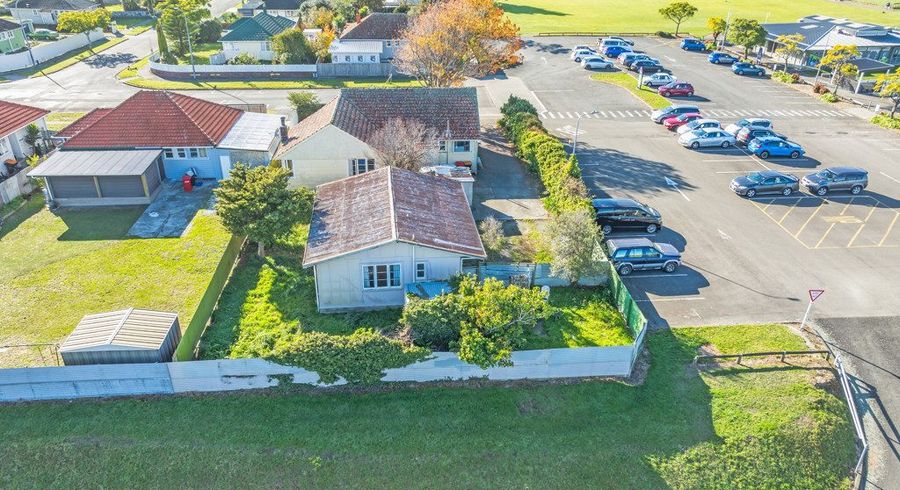  at 32 Thames Street, Roslyn, Palmerston North