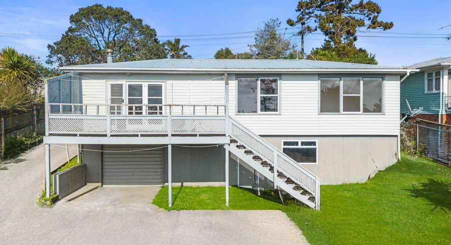  at 1/543 East Coast Road, Browns Bay, North Shore City, Auckland