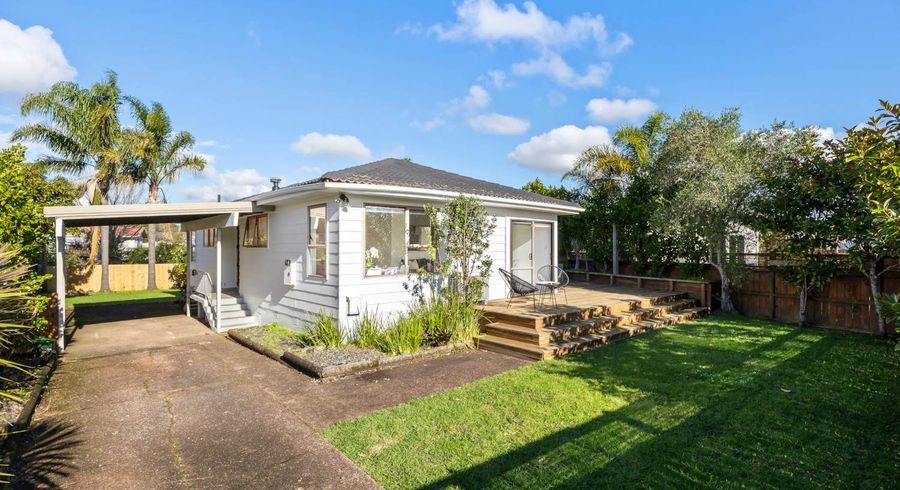  at 7 Darren Crescent, Half Moon Bay, Auckland