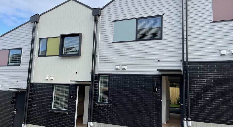  at 9 Panoni Lane, Abercrombie St, Howick, Manukau City, Auckland