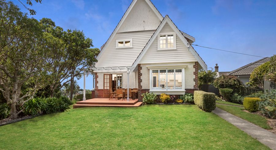  at 16 Plunket Street, Kelburn, Wellington