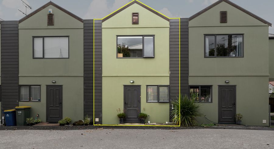  at 8/44 Fields Parade, Oteha, Auckland