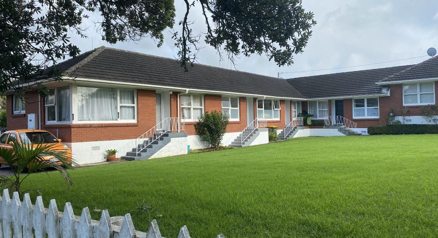  at 2/110 East Coast Road, Forrest Hill, North Shore City, Auckland
