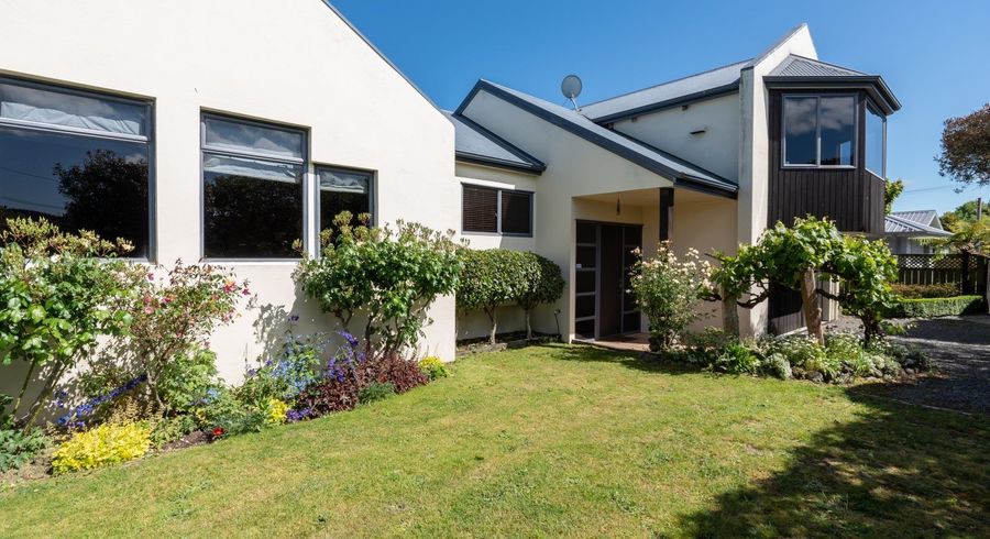  at 2/15 Weka Road, Waipahihi, Taupō