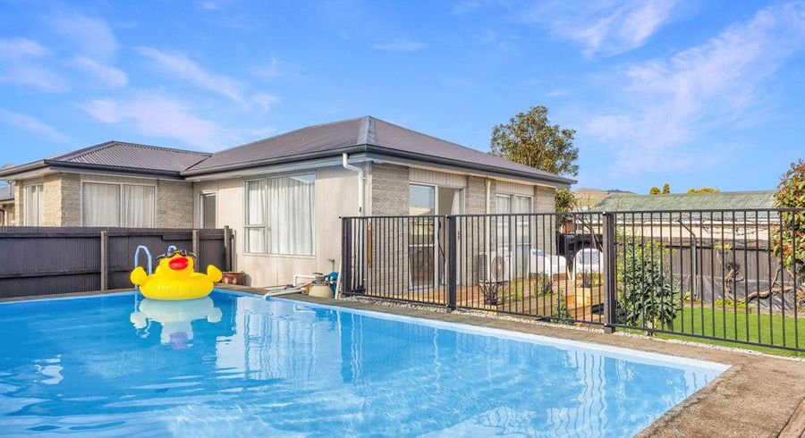  at 1/17 Frensham Crescent, Woolston, Christchurch
