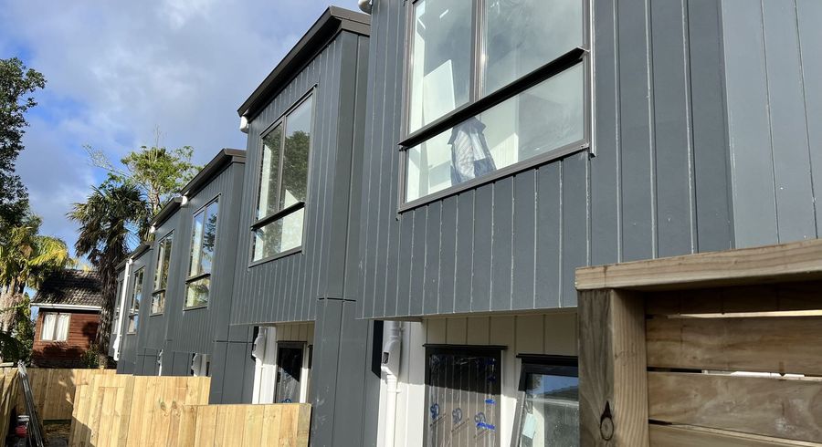  at 3/43 Tirimoana Rd, Te Atatu South, Waitakere City, Auckland