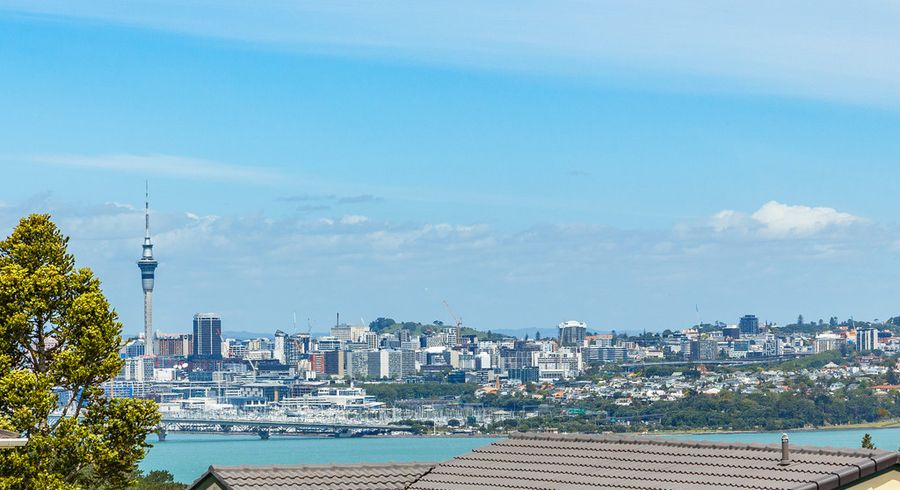  at 5 Chelsea View Drive, Chatswood, Auckland