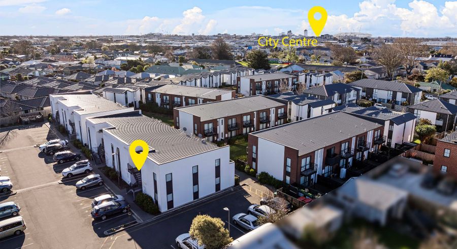 at 2/17 Bunyan Street, Waltham, Christchurch