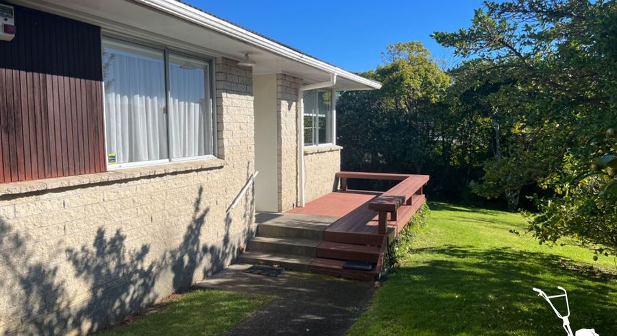  at 2/25 Wells Road, Half Moon Bay, Manukau City, Auckland