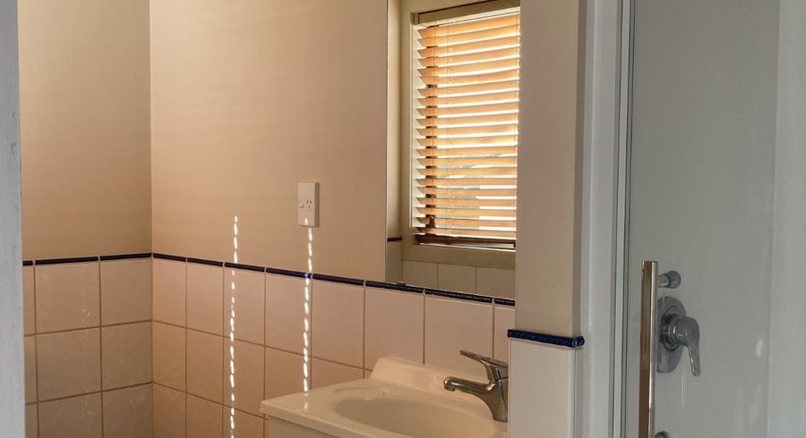  at 27 Eskdale Rd, Papakowhai, Porirua, Wellington