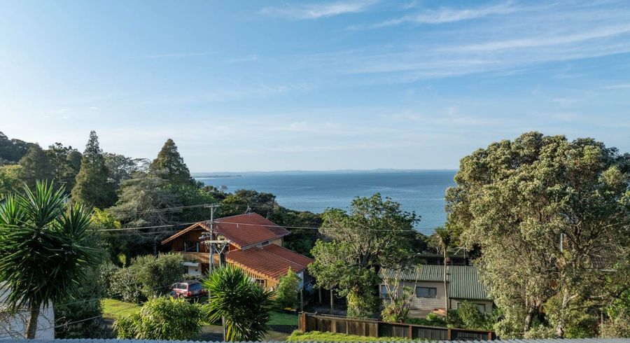  at 19 Kauri Point Road, Laingholm, Waitakere City, Auckland