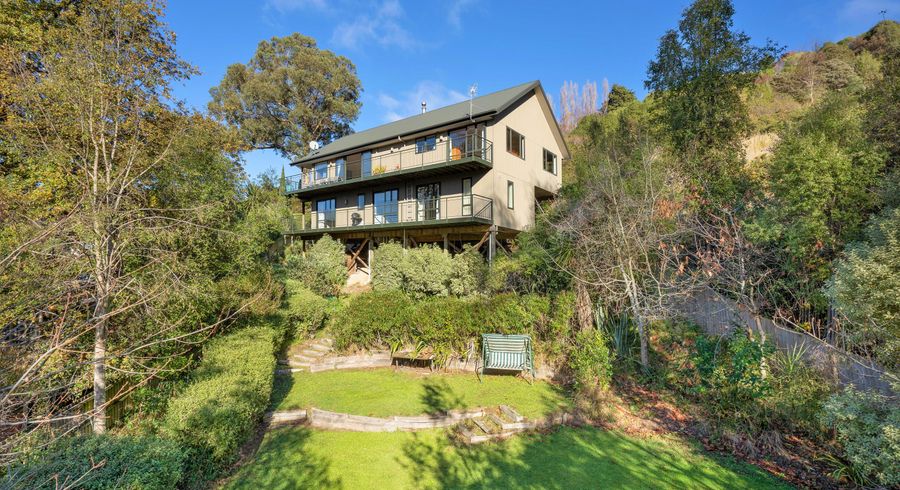  at 9 Glas Brae, Lyttelton