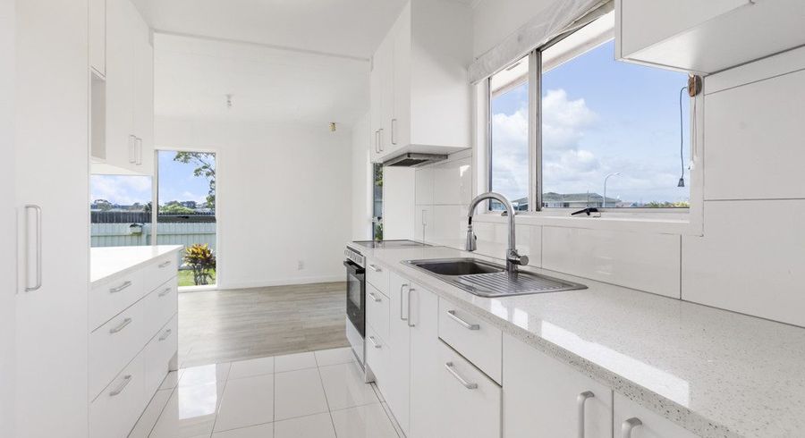  at 52 Garus Avenue, Mangere East, Auckland