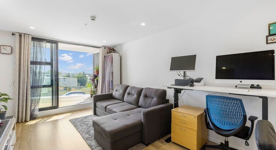  at 305/553C Glenfield Road, Glenfield, Auckland