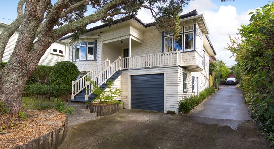  at 9 Mons Avenue, Mount Roskill, Auckland