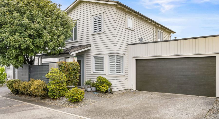  at 2/51 Cranbrook Place, Glendowie, Auckland