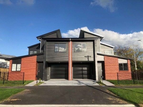  at 1/64 Lewis Street, Glenview, Hamilton