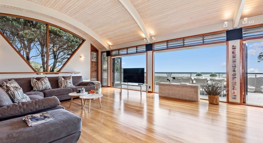  at 87 Marine Parade North, Piha