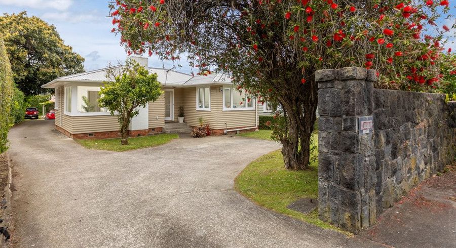  at 1/140 Richardson Road, Owairaka, Auckland
