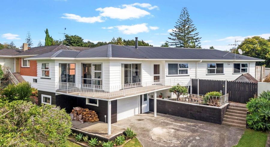  at 7 Lawrence Crescent, Hillpark, Auckland